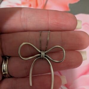 🎀Precious Sterling Silver .925 Bow Pendant Necklace 🎀